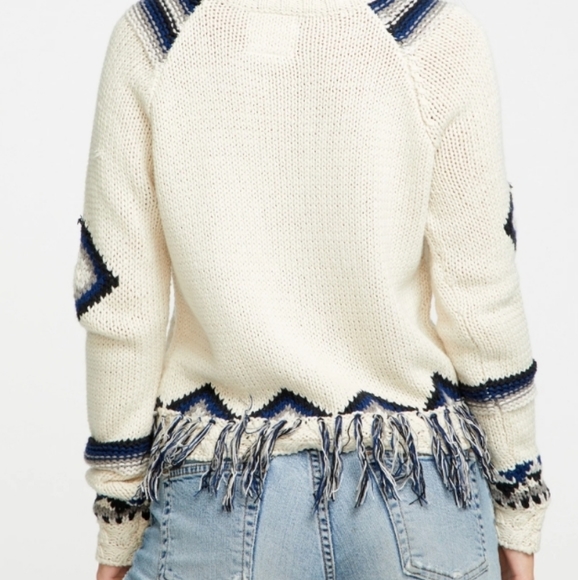 CHASER Eagle Fringe Cropped Crew Neck Pullover - Picture 7 of 8
